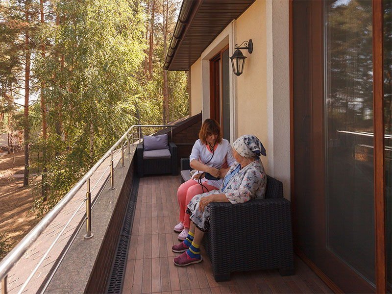 Догляд за літніми людьми