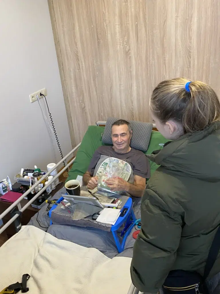 Реабілітація та догляд після ампутації ноги